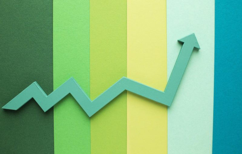 top-view-statistics-presentation-with-arrow (2)
